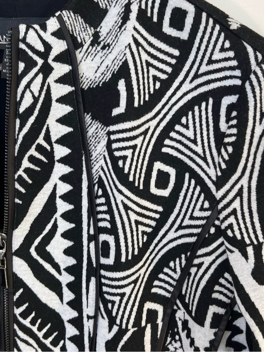 Frank Lyman Design Black White Ikat Faux Leather Knit Blazer Jacket Size 8 - Picture 4 of 16